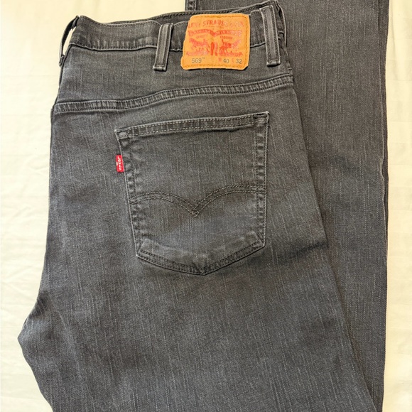Levi's 569 - Relaxed Fit Men's Jeans - Black, Gray, and Blue - Picture 2 of 5
